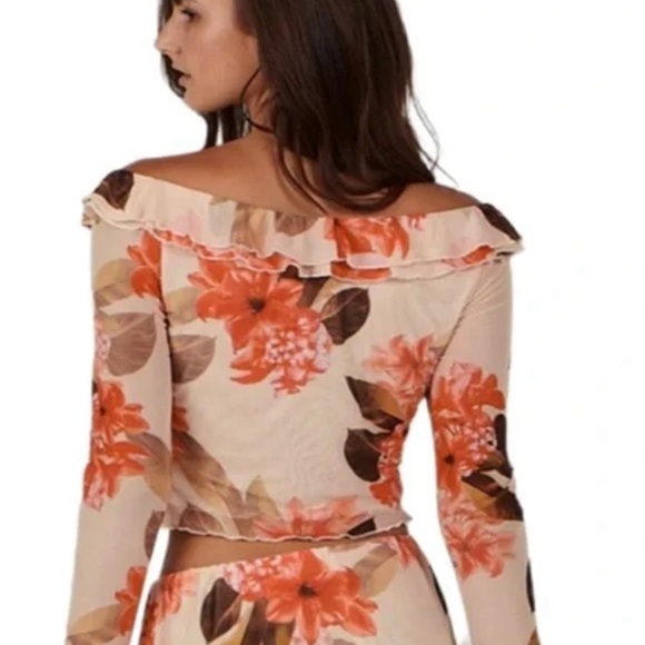 Charlie Holiday Alexandra Crop Rustic Floral Top NWT.  TOP ONLY - Picture 2 of 3